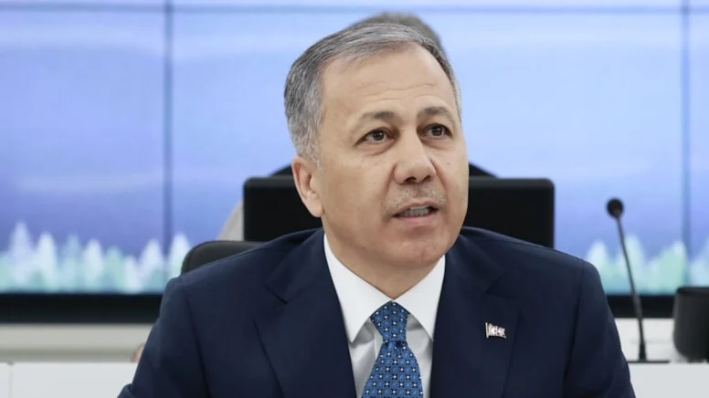 İçişleri Bakanı Ali Yerlikaya, yeni yıl tedbirleri kapsamında gerçekleştirilen trafik