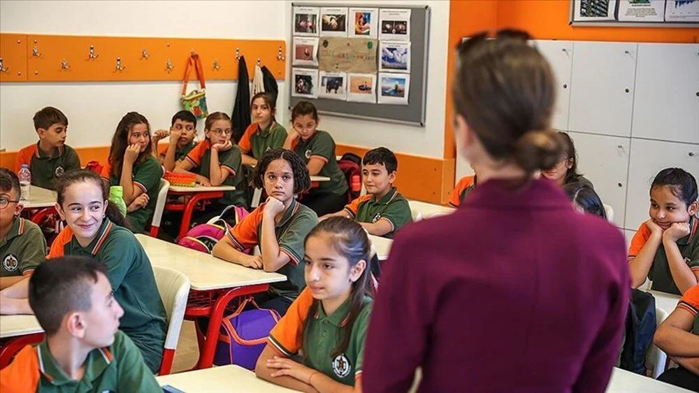 Milli Eğitim Bakanlığı’na (MEB) bağlı okullarda kılık ve kıyafet yönetmeliğinde