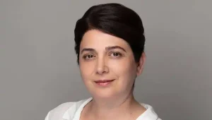 Benian Dönmez kaç yaşında? Netflix, izleyicilerini heyecanlandıran yeni dizisi “Adsız