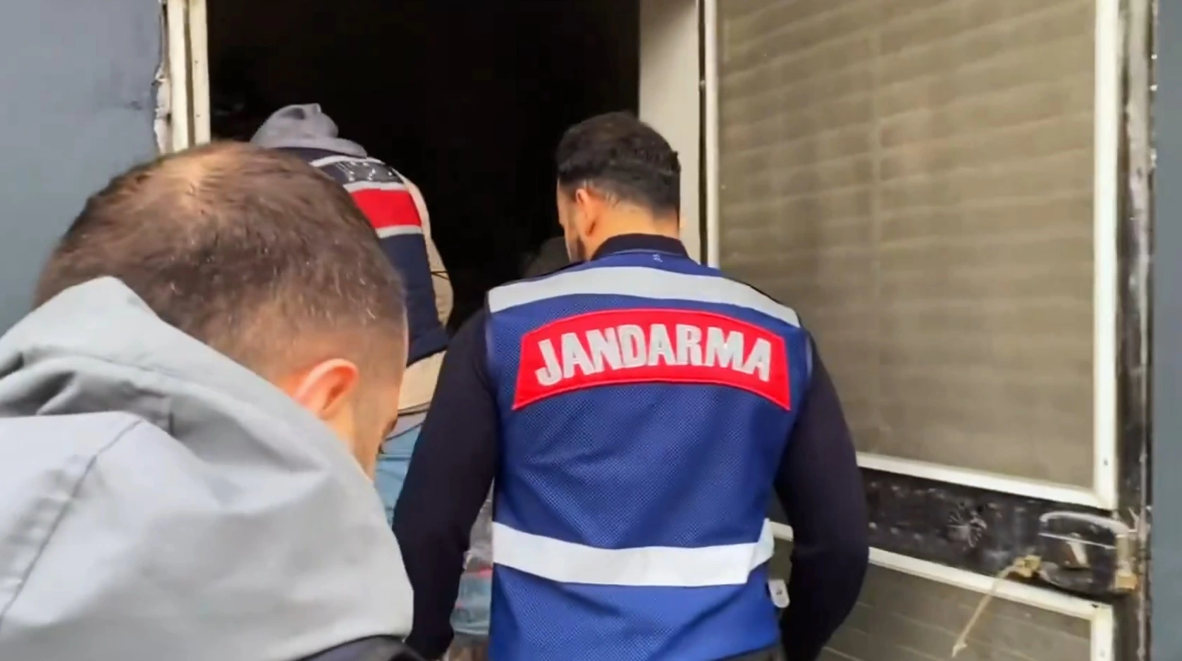 Bakan Yerlikaya, sosyal medya hesabından yaptığı açıklamada, Jandarma tarafından yürütülen