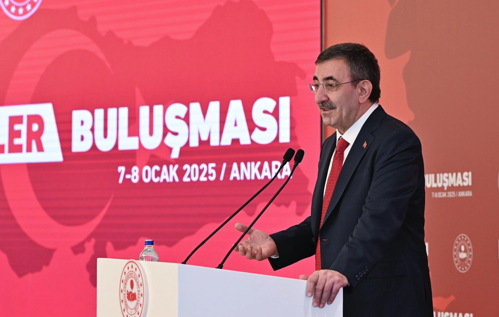 Cumhurbaşkanı Yardımcısı Cevdet Yılmaz, 10 Ocak İdareciler Günü dolayısıyla düzenlenen