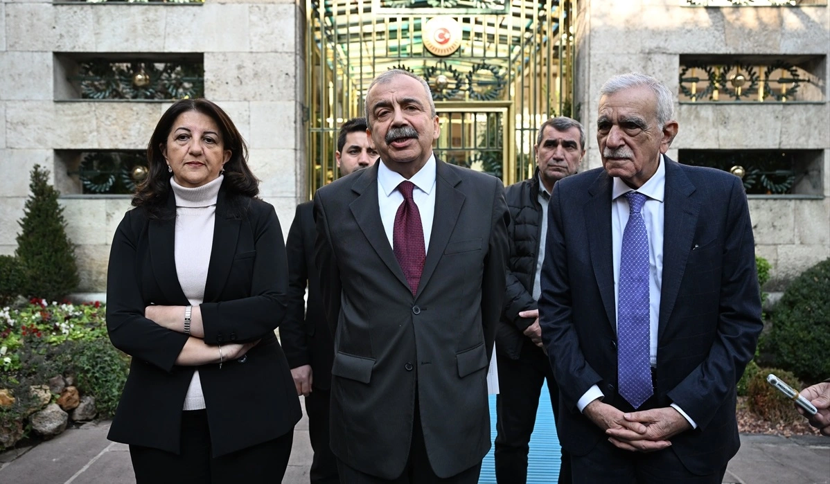 DEM Parti heyetinin terör örgütü lideri Abdullah Öcalan’ın “silah bırakın”