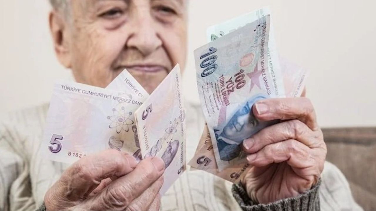 2025 yılı emekli vatandaşlar için umut dolu başladı. Peki, en