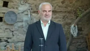 Sen Ağlama İstanbul İsfendiyar kimdir? Türk televizyon dünyasının sevilen isimlerinden