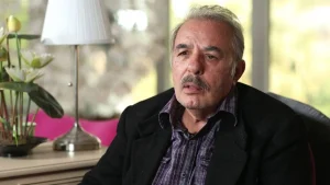 Antalya’da özel bir hastanede tedavi gören 79 yaşındaki ünlü sanatçı