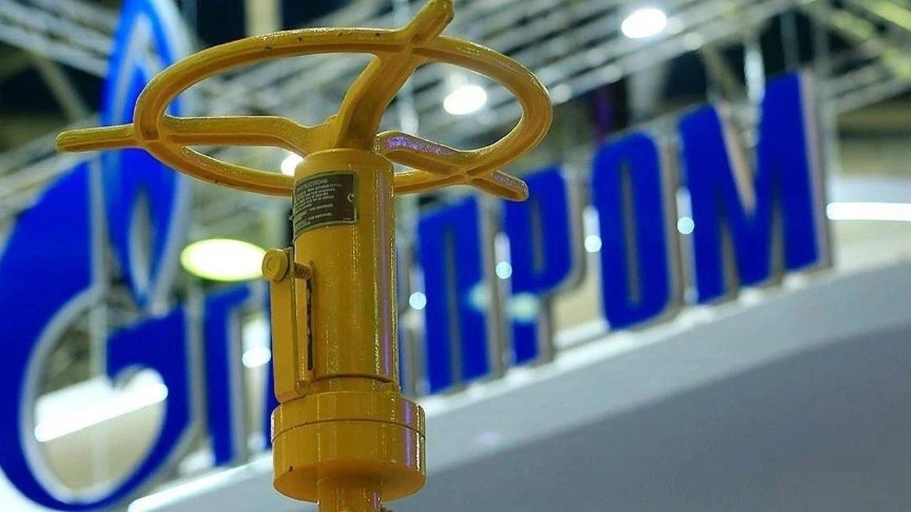 Gazprom’dan yapılan açıklamada, Rus gazının Ukrayna üzerinden Avrupa’ya sevkiyatına ilişkin