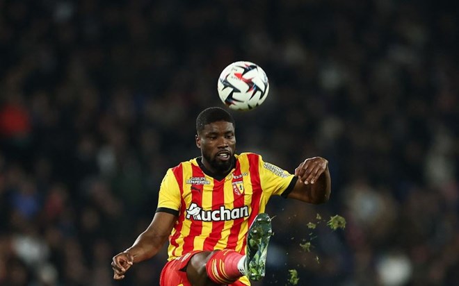 Kevin Danso Biyografisi: Boyu, Kilosu, Kaç Yaşında, Hangi Ülkeli, Mevkisi Nedir, Hangi Takımlarda Oynadı, Galatasaray'a Geliyor Mu?