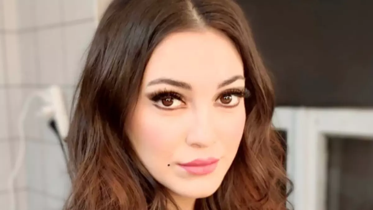 Gülseren Budayıcıoğlu’nun çok satan romanlarından biri olan “Kral Kaybederse”, dizi