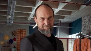 Sorgu dizisi Hayati Manoğlu kimdir? Sahne ve ekran dünyasının usta