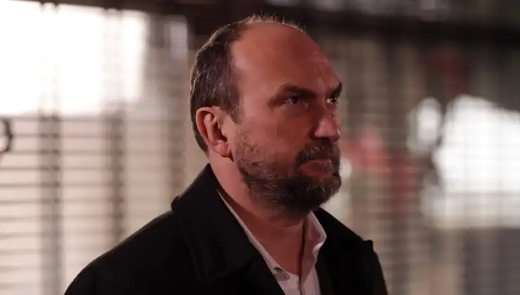 Hudutsuz Sevda İskender kimdir