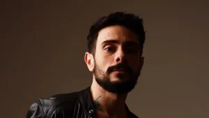 Rüzgar Erkoçlar Kimdir? Rüzgar Erkoçlar, yeteneği ve özel hayatıyla sıkça