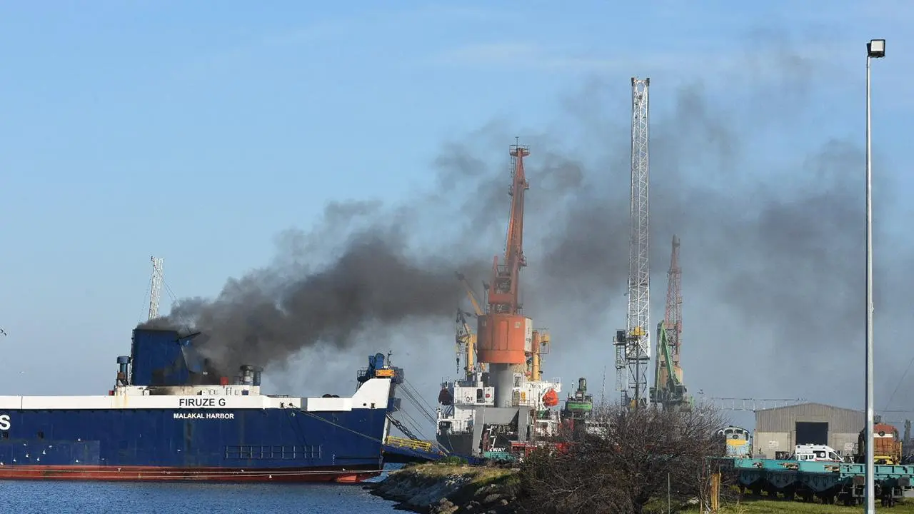 Samsun Port Limanı’nda bulunan “Firuze G.” isimli kuru yük gemisinin