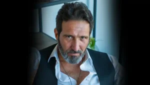 Timur Ölkebaş Kimdir? ATV’nin cumartesi akşamları ekrana gelen ve her