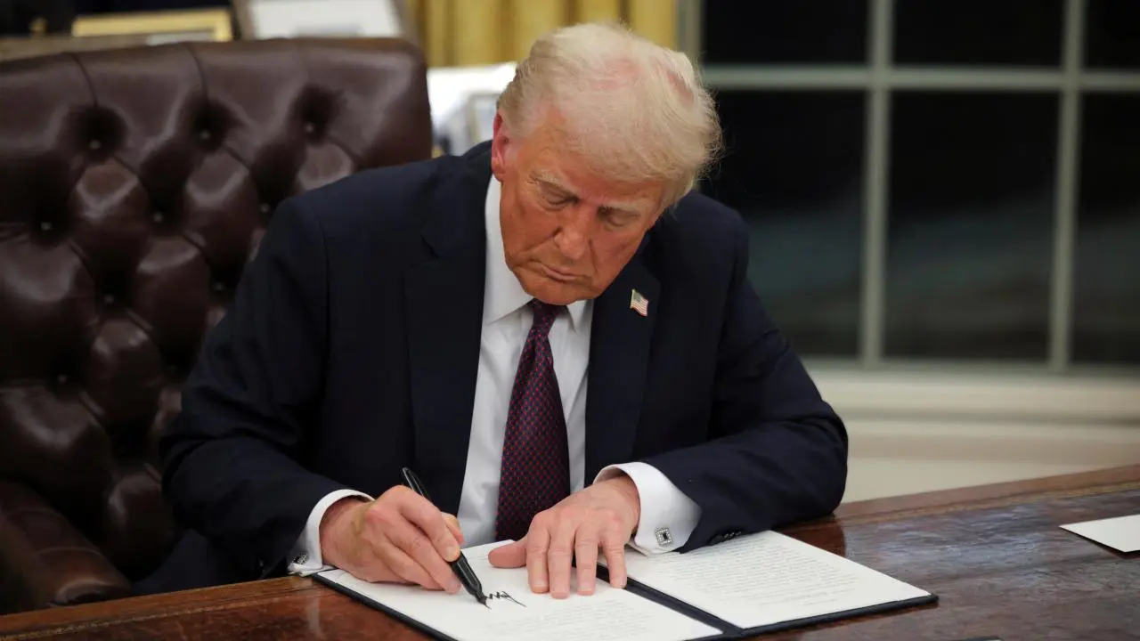 ABD’de 2. Trump dönemi başladı. Donald Trump ayağının tozuyla 100’den