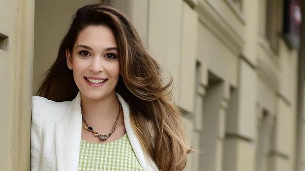 Yelda Dizisi Yelda Kim, Gerçek Adı Nedir? Selin Işık Kimdir, Kaç Yaşında, Aslen Nereli, Evli mi, Hangi Dizi ve Filmlerde Rol Aldı?