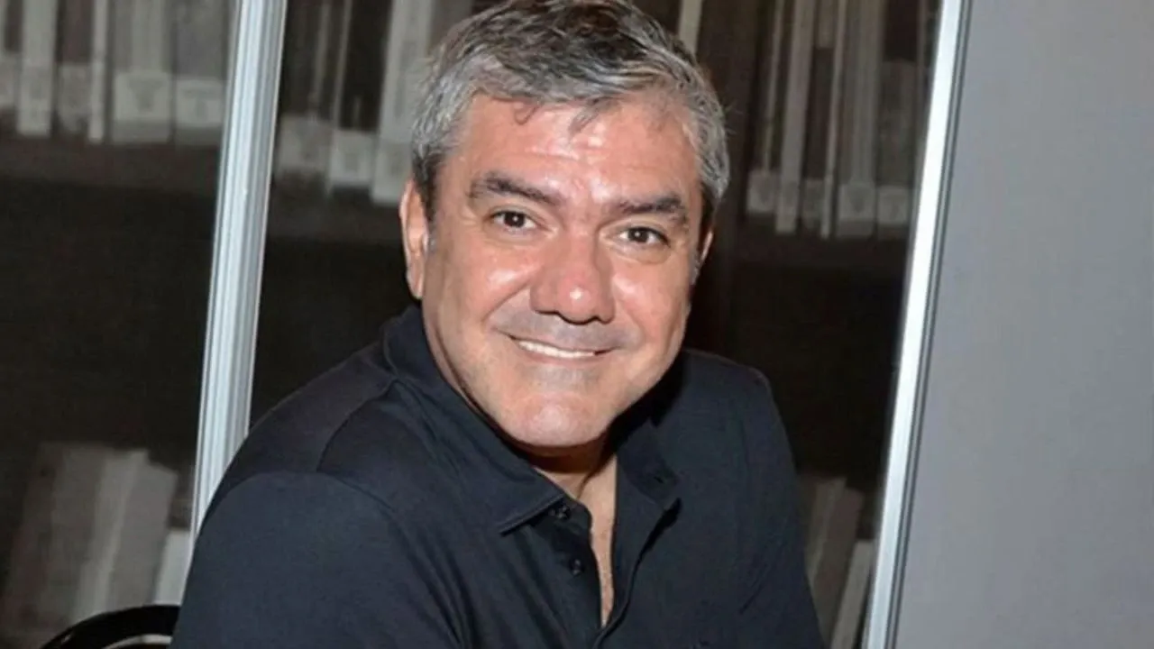 Gazeteci yazar Yılmaz Özdil, kalp krizi geçirdi. Bugün yapılan operasyonla