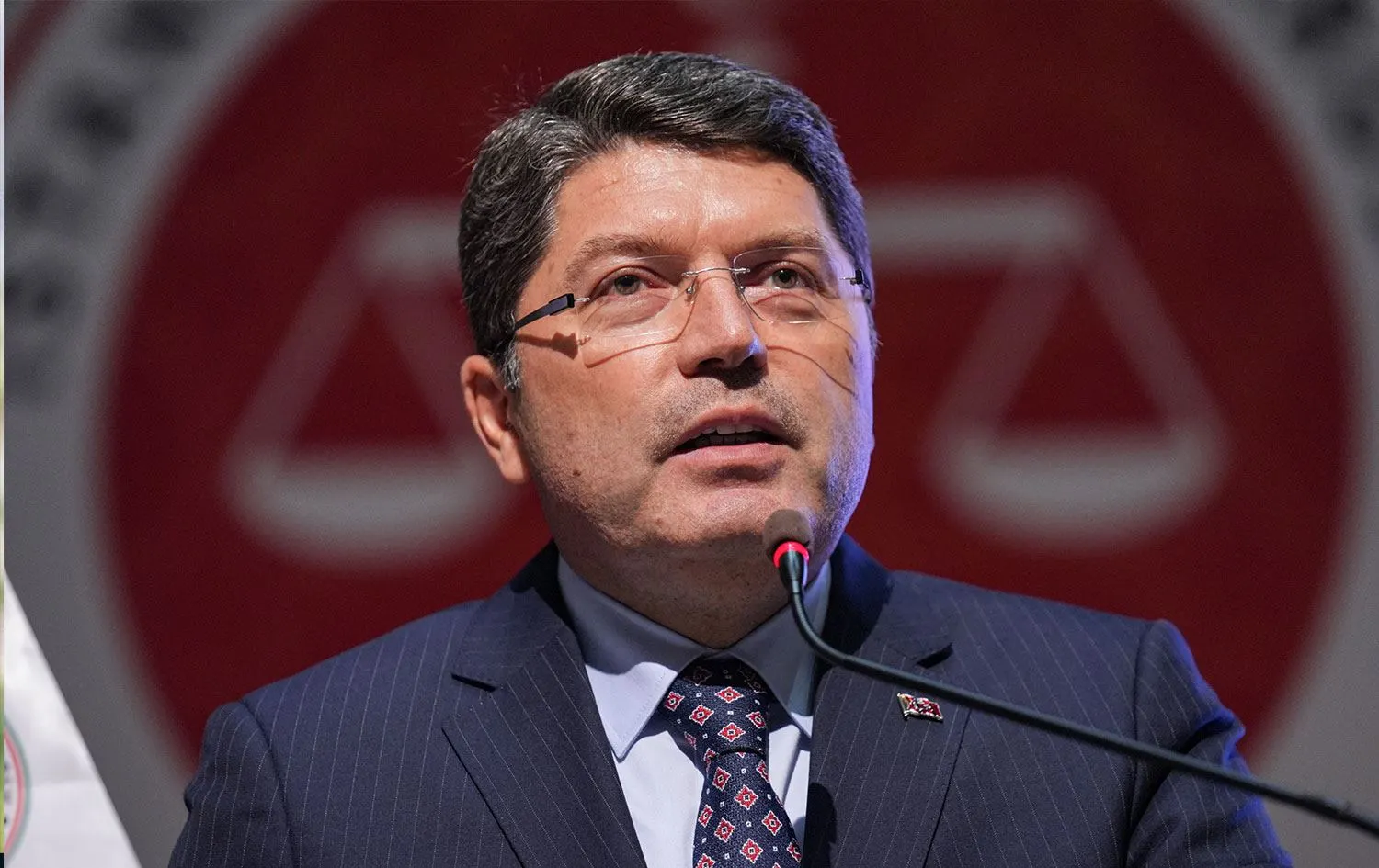 Adalet Bakanı Yılmaz Tunç, AK Parti Grup Toplantısı öncesi gazetecilerin