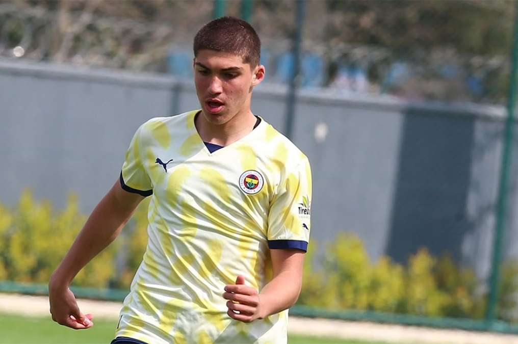 Fenerbahçe’nin genç yıldızı Yusuf Akçiçek, Kasımpaşa ile oynanan Ziraat Türkiye