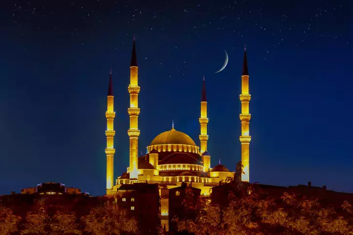 13 Şubat Ne Kandili? Berat Kandili mi? Berat Kandilinde Ne Oldu, Önemi Nedir?