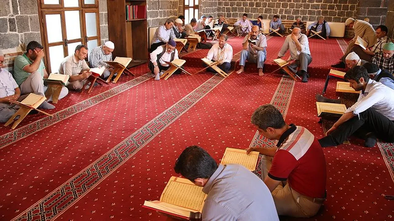 2025 mukabele yayın saatleri ve kanalları belli oldu. Mukabele ne