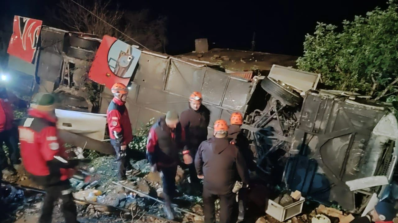 Antalya’dan Adıyaman’a gitmek üzere yola çıkan N.D. idaresindeki yolcu otobüsü,
