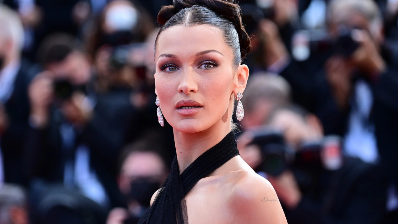 Filistin’e verdiği güçlü destekle bilinen Bella Hadid, Instagram hesabından, Filistin