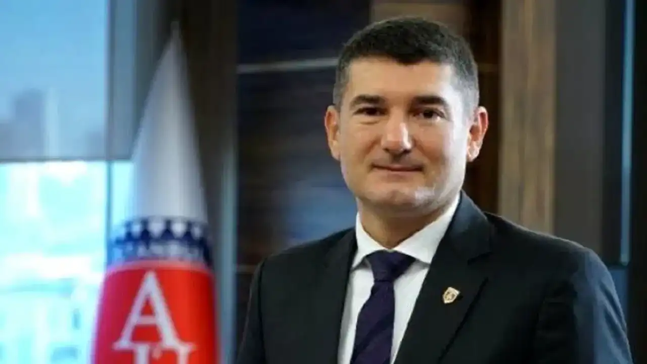 Çağrı Erhan kimdir
