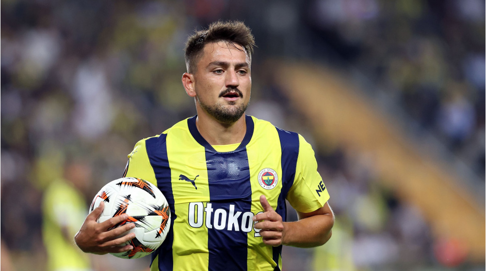 Türk futbolunun yetenekli isimlerinden biri olan Cengiz Ünder, hem kariyeri