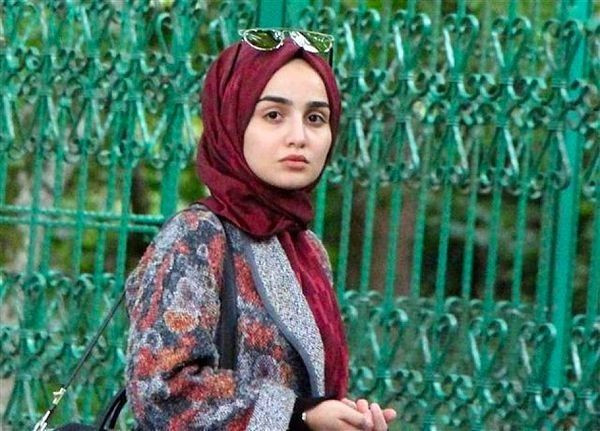 Cübbeli Ahmet Hoca’nın Kızı Yüsra Ünlü Kaç Yaşında, Ne İş Yapıyor? Yüsra Ünlü’nün Eşi Kim?