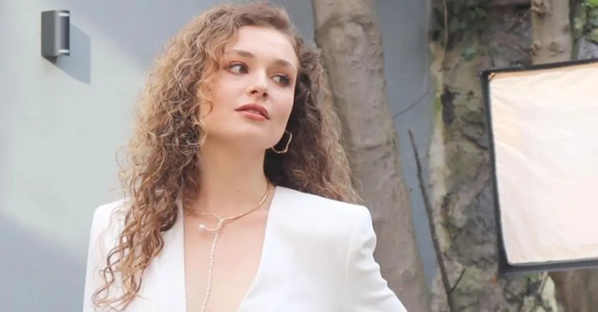 Kaosun Anatomisi Dizisi Elif Kimdir, Gerçek Adı Nedir? Serra Arıtürk’ün Karakteri ve Rolü