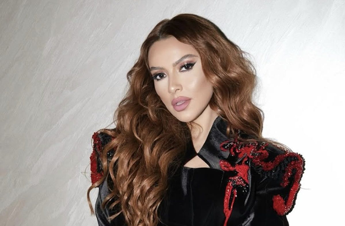 Türk pop müziğinin en gözde isimlerinden biri olan Hadise, sahne