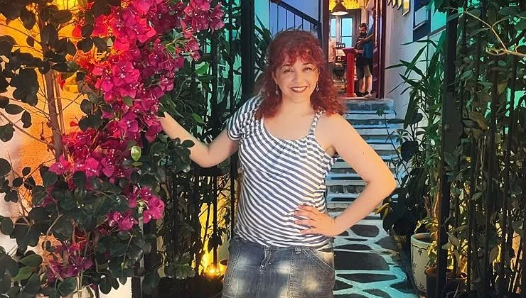 Hande Yögen Kimdir