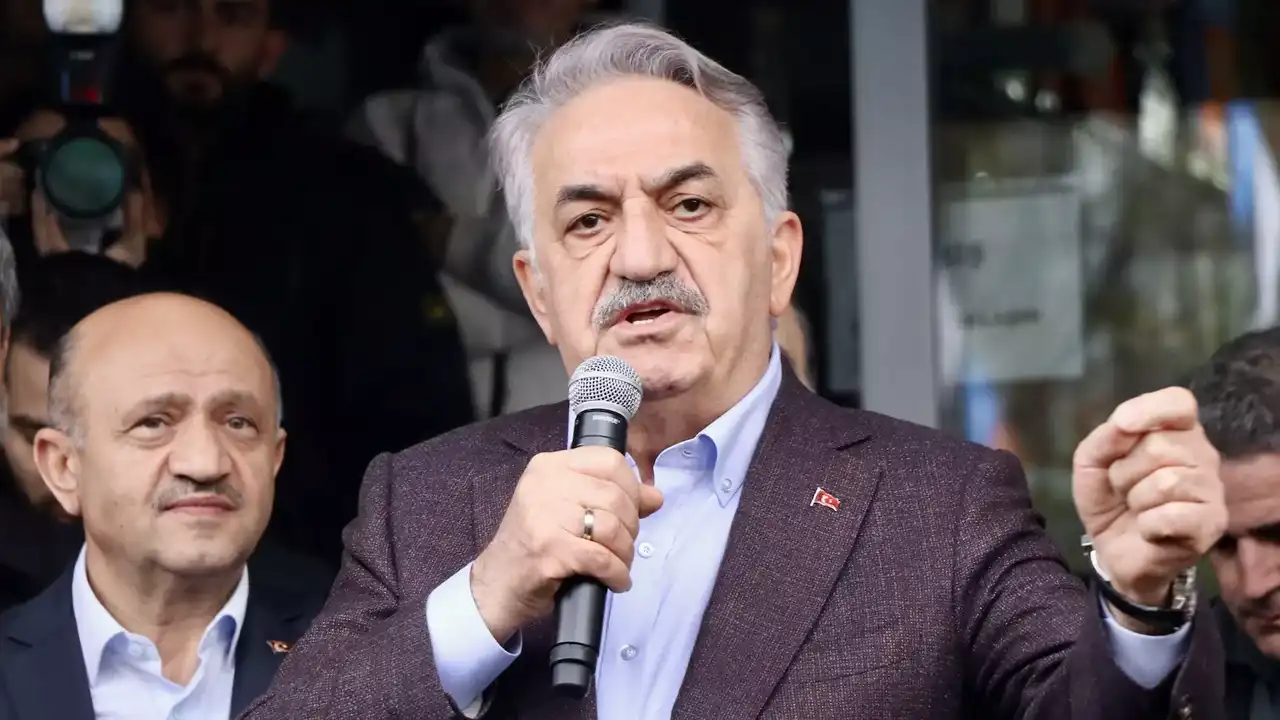 Hayati Yazıcı Kimdir