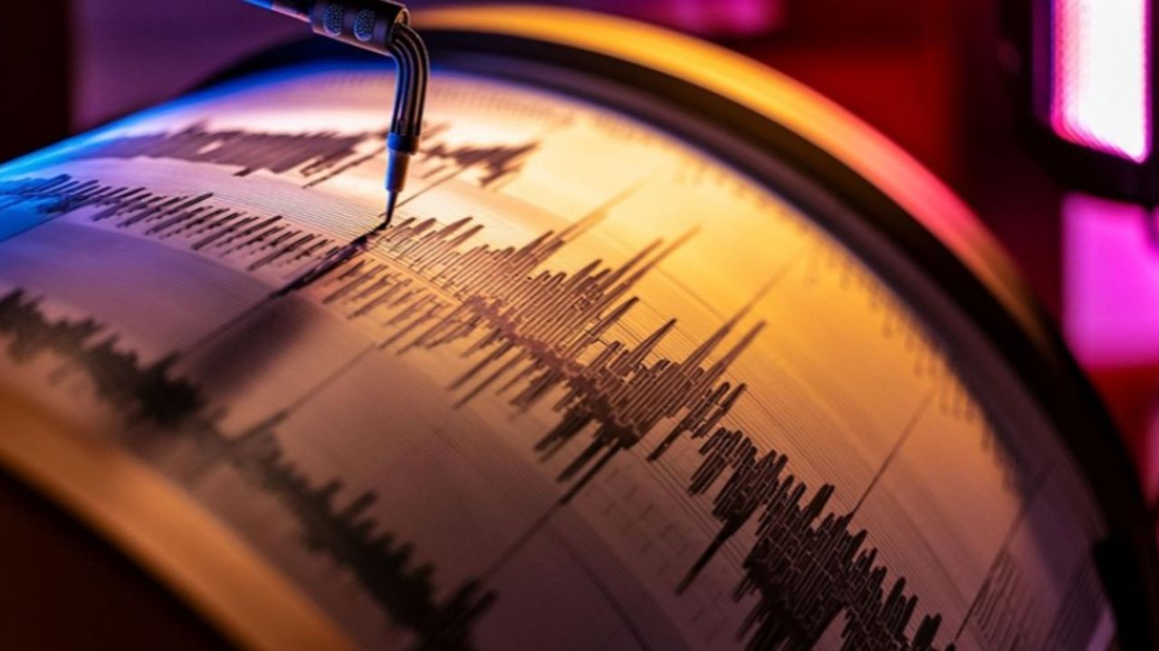 İzmir 2 gündür art arda depremlerle sarsılıyor! Japon deprem uzmanı
