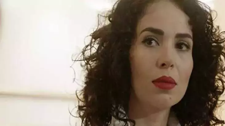 Kızıl Goncalar Dizisi Özge Kimdir, Gerçek Adı Nedir? Esra Ronabar Kızıl Goncalar’daki Rolü Nedir, Hangi Karakteri Canlandıracak?