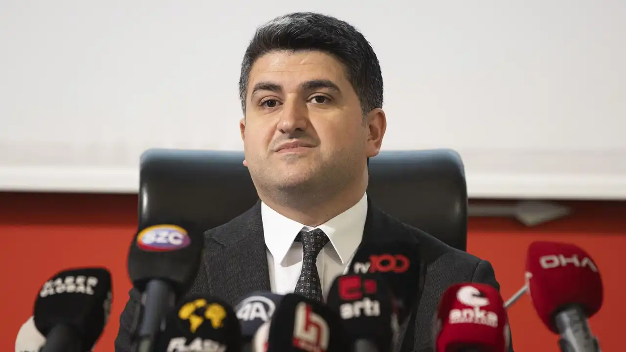 Onursal Adıgüzel kimdir