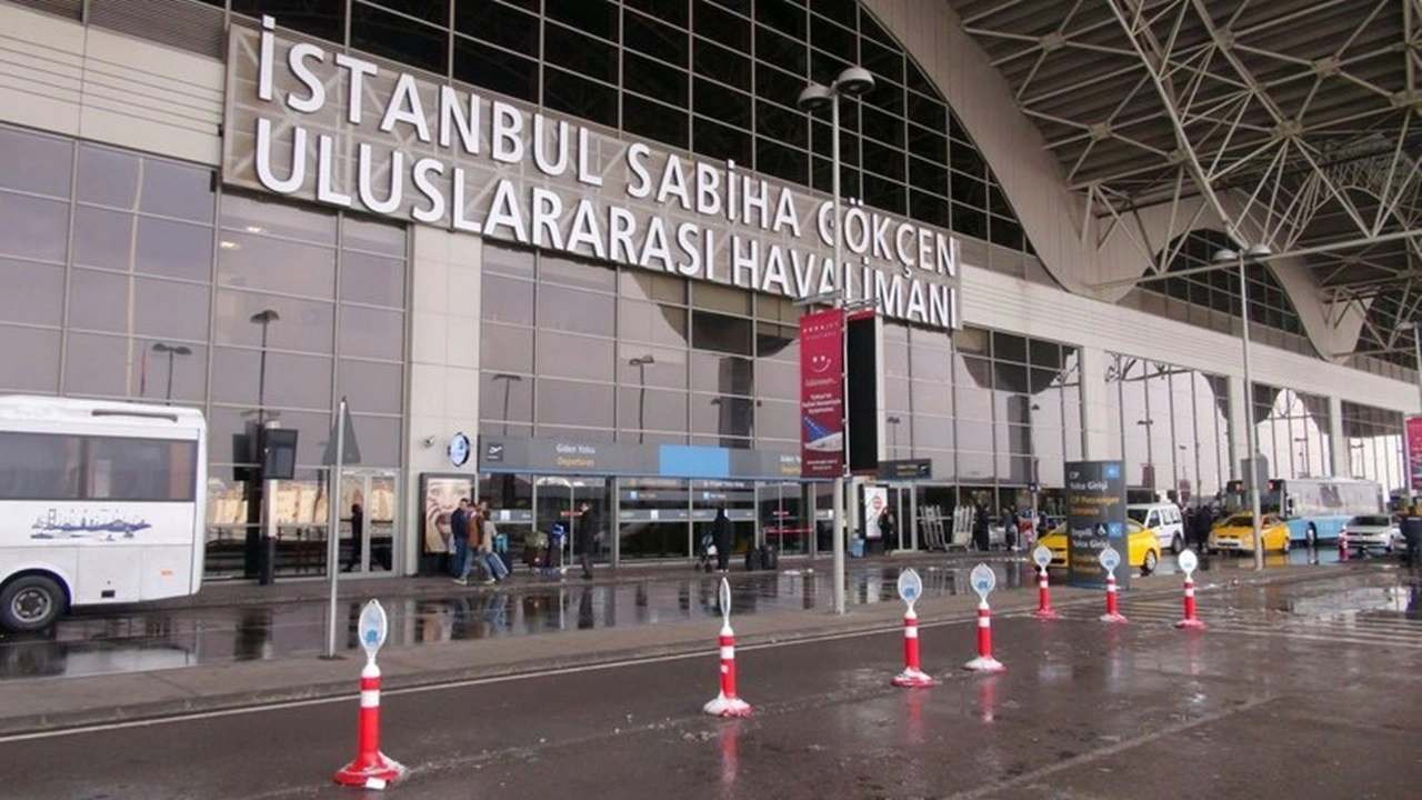 İstanbul Büyükşehir Belediyesi (İBB) Afet Koordinasyon Merkezinden (AKOM), kentin 3