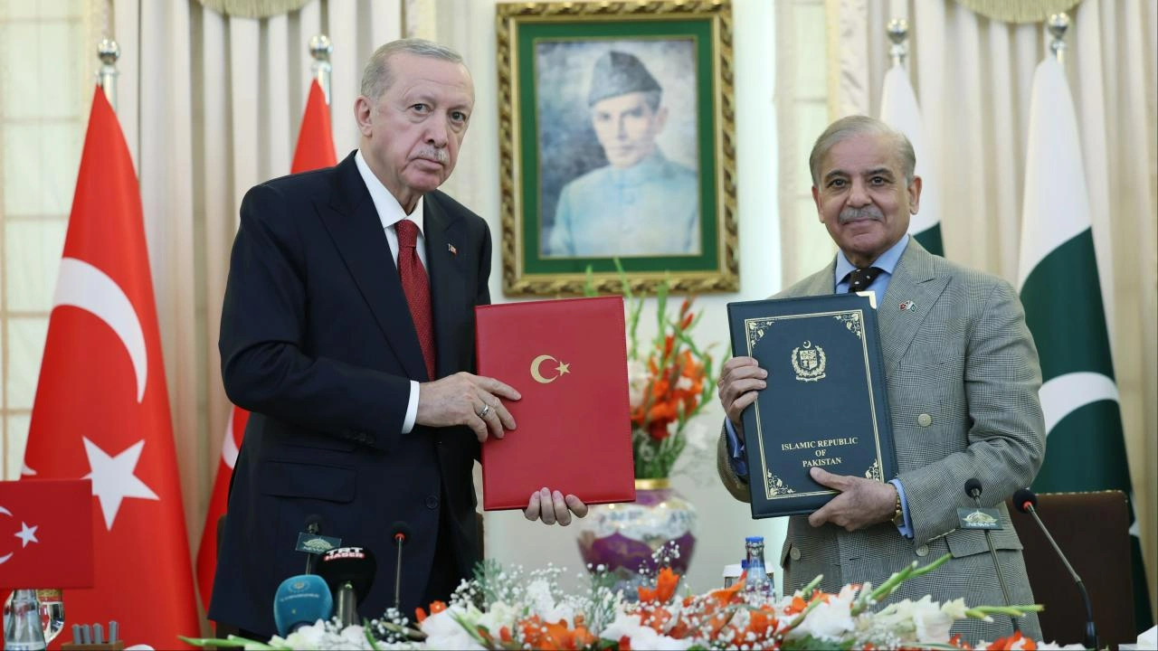 Cumhurbaşkanı Erdoğan ile Pakistan Başbakanı Şerif, Başbakanlık binasında baş başa