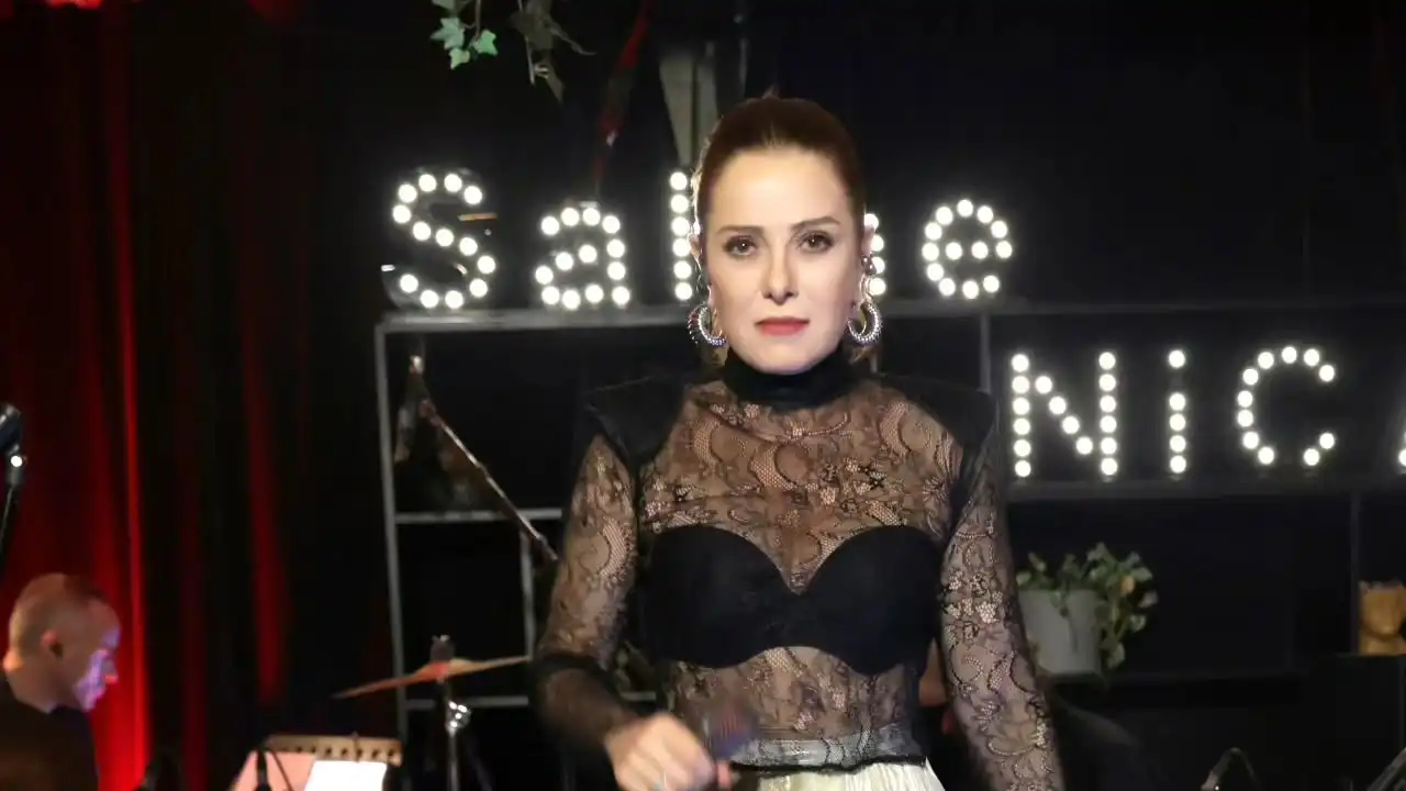 Zuhal Olcay Kimdir