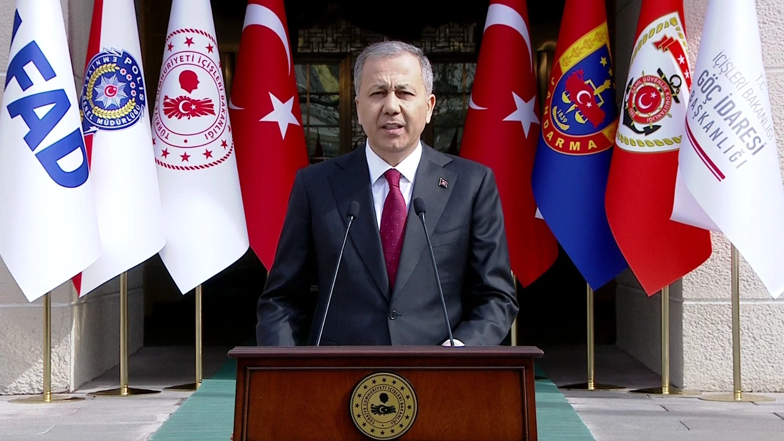 İçişleri Bakanı Ali Yerlikaya sosyal medya hesabından yaptığı paylaşımda 1