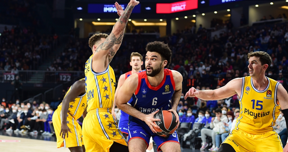 Anadolu Efes, Maccabi Playtika’yı Konuk Ediyor: 32. Hafta Mücadelesi Öncesi