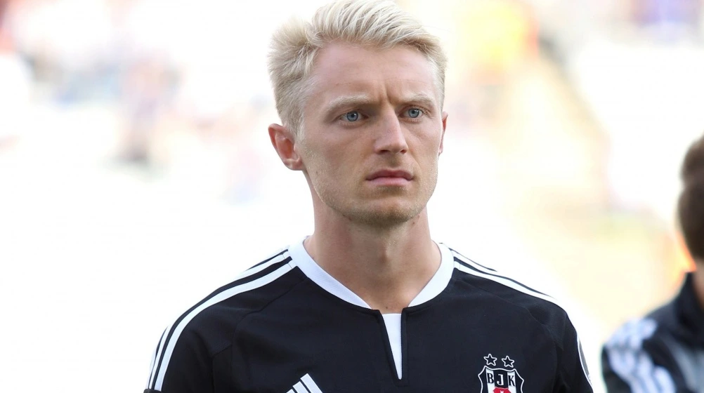Beşiktaş’ta Kazandığı Şampiyonluklar ve Futbol Kariyerindeki Dönüm Noktası Beşiktaş’ın eski