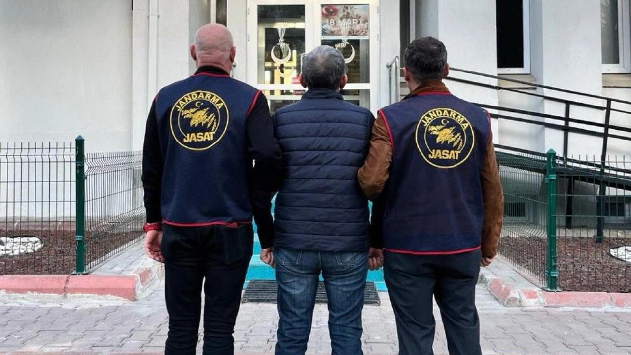 İçişleri Bakanı Yerlikaya, sosyal medya hesabından yaptığı açıklamada, FETÖ firarisi