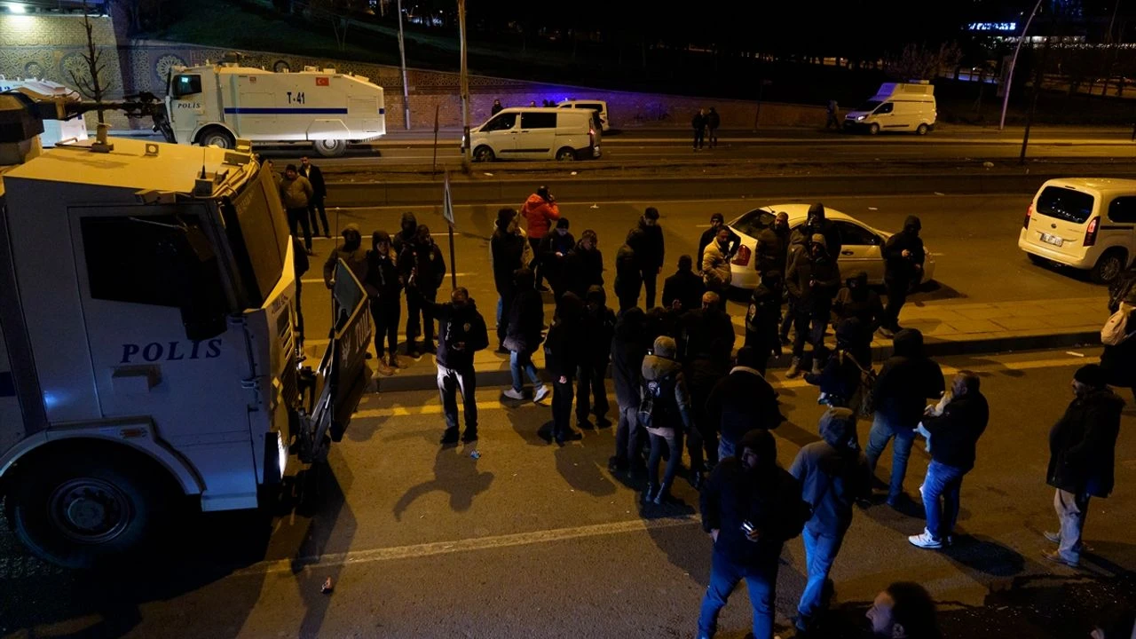 Ankara Valiliği gösteri ve yürüyüş yasağının 1 Nisan’a kadar uzatıldığını