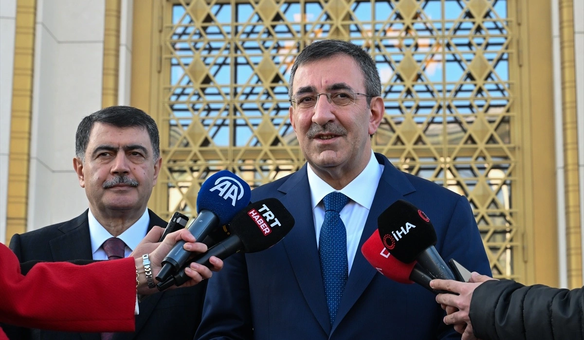 Cumhurbaşkanı Yardımcısı Cevdet Yılmaz, bayram namazını Cumhurbaşkanlığı Külliyesi’ndeki Beştepe Millet
