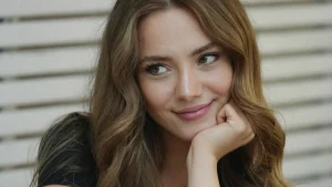 NOW TV’nin dikkat çeken yeni dizisi Çift Kişilik Oda, yaz