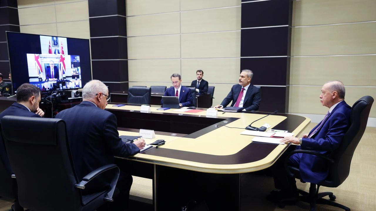 Cumhurbaşkanı Erdoğan, öğle saatlerinde Üsküdar Kısıklı’daki konutundan Milli Savunma Üniversitesine