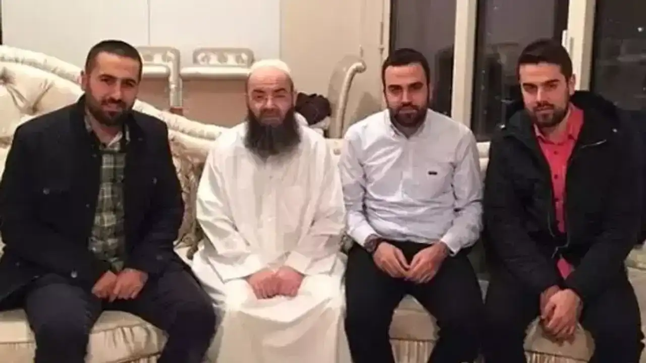 Esat Palazoğlu kimdir