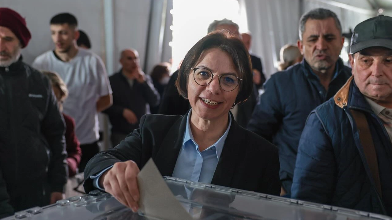 Esin Köymen kimdir