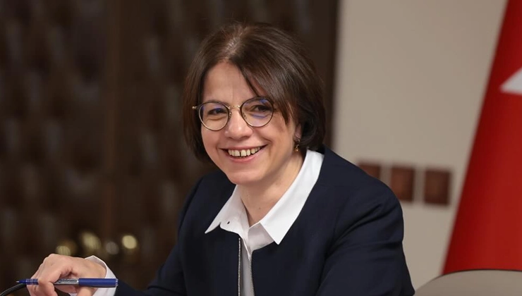 Esin Köymen kimdir